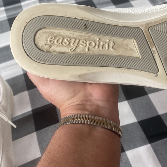 Easy Spirit shoes women's 9 white tennis shoes tie closure, pre owned EUC - Picture 4 of 5